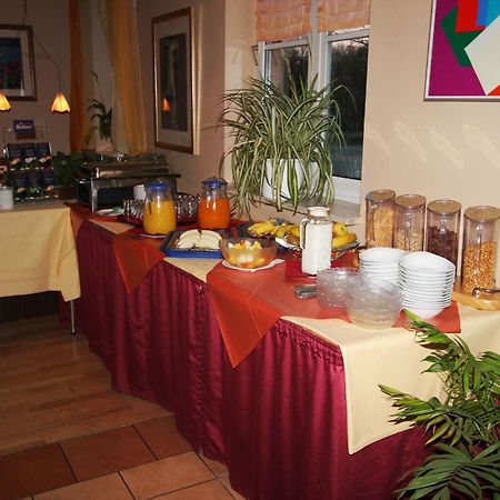 Hotel Zum Ratsherrn Lubeck Bagian luar foto