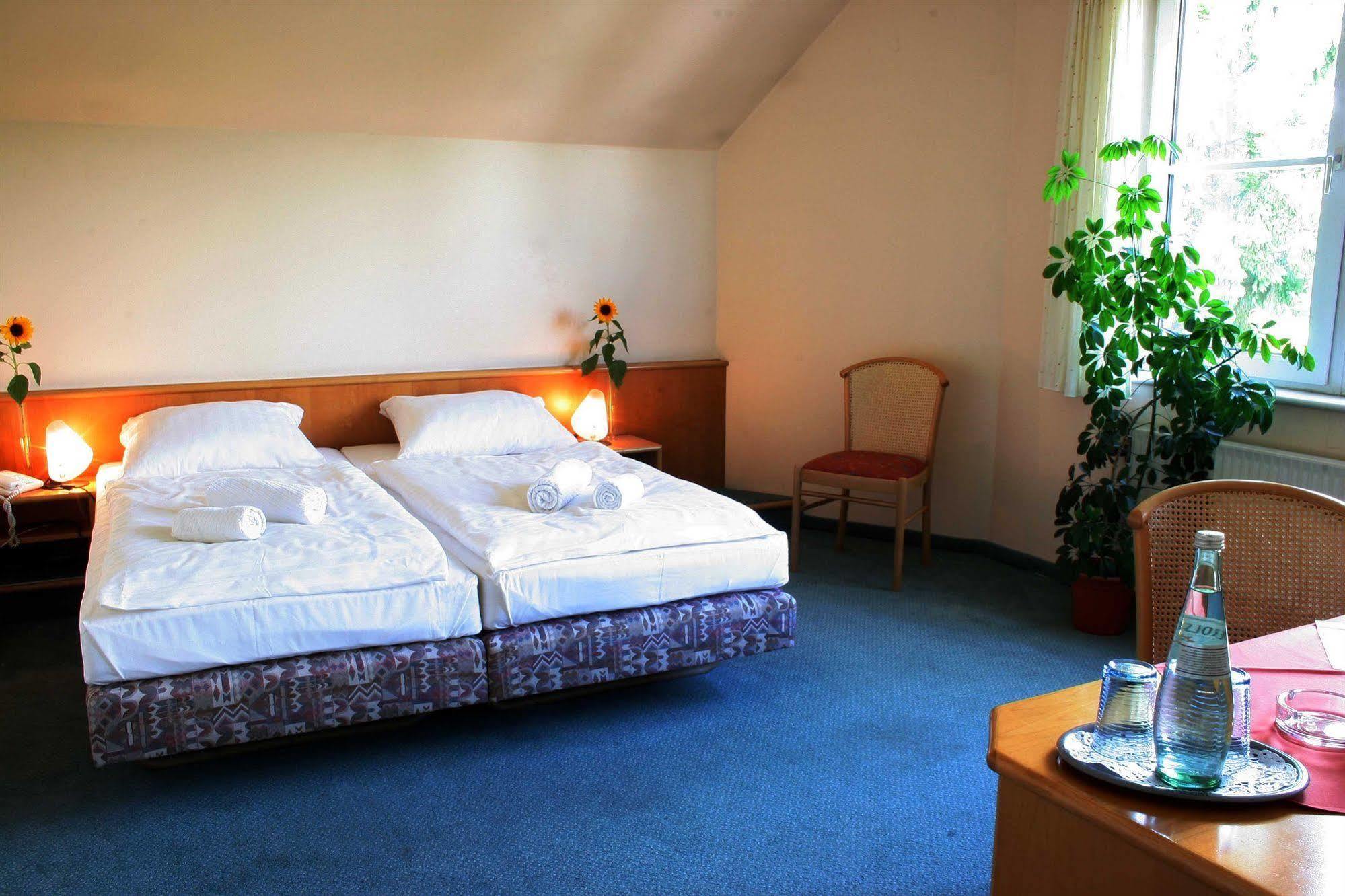 Hotel Zum Ratsherrn Lubeck Bagian luar foto