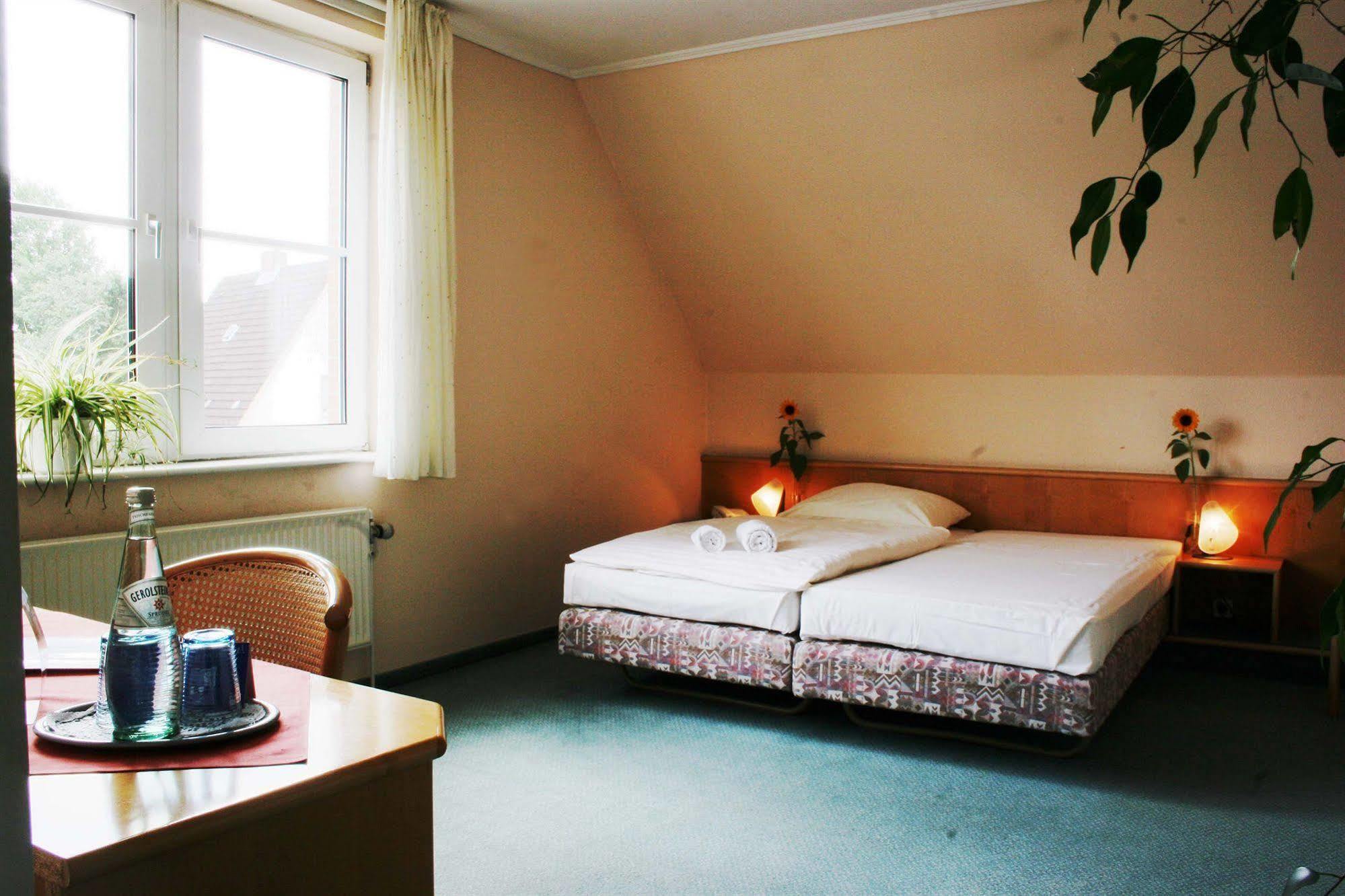 Hotel Zum Ratsherrn Lubeck Bagian luar foto