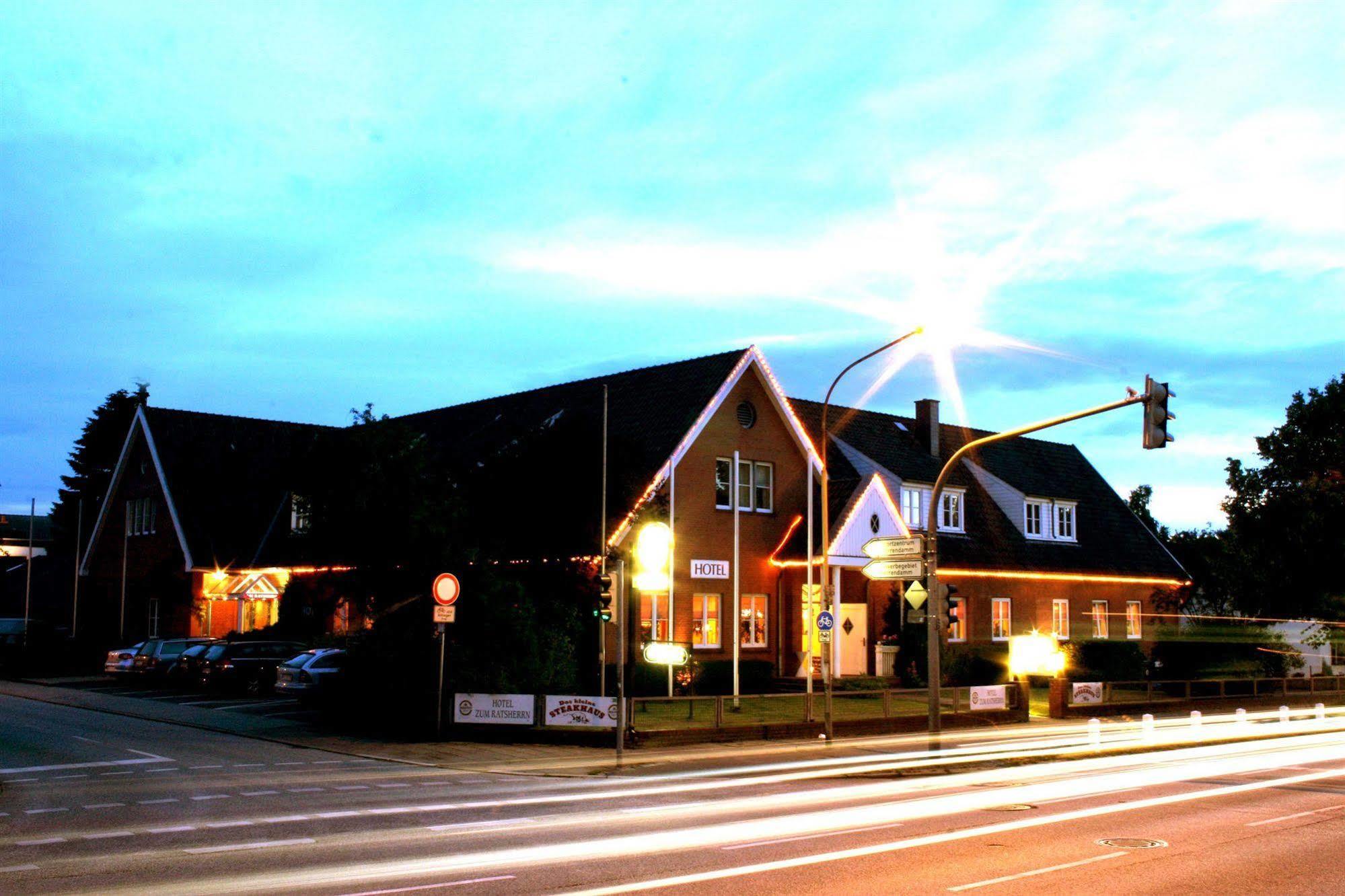Hotel Zum Ratsherrn Lubeck Bagian luar foto